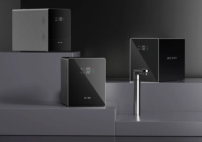 Titẹ gbona pẹlu omi ti n dan